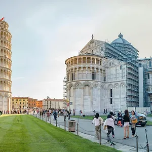A Due Passi Dai Miracoli Pisa